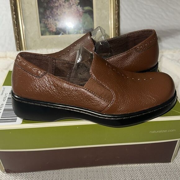 Naturalizer 7M Music Slip On Brown Leather Shoes - Picture 2 of 10